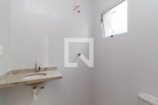 Banheiro de apartamento à venda com 2 quartos, 60m² em Vila Mazzei, São Paulo