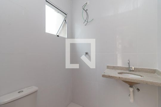 Banheiro de apartamento à venda com 2 quartos, 60m² em Vila Mazzei, São Paulo