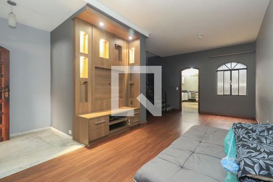 Casa à venda com 4 quartos, 190m² em Cambuci, São Paulo