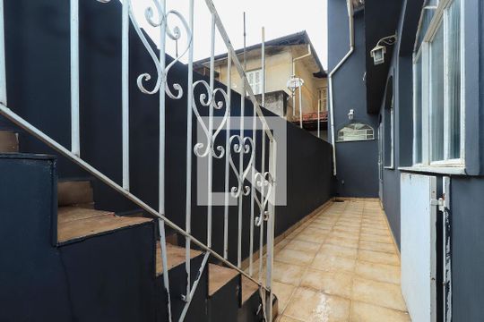 Quintal de casa à venda com 4 quartos, 190m² em Cambuci, São Paulo
