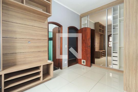 Suíte de casa à venda com 4 quartos, 190m² em Cambuci, São Paulo