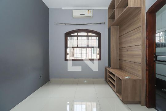 Suíte de casa à venda com 4 quartos, 190m² em Cambuci, São Paulo