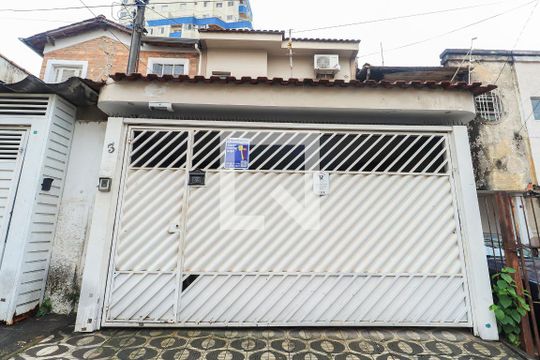 Fachada de casa à venda com 4 quartos, 190m² em Cambuci, São Paulo