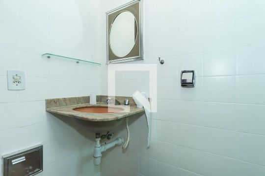 Banheiro de casa à venda com 4 quartos, 190m² em Cambuci, São Paulo