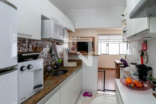 Cozinha e Área de Serviço de apartamento para alugar com 2 quartos, 60m² em Sion, Belo Horizonte
