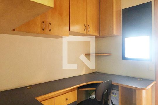 Quarto de Serviço de apartamento para alugar com 4 quartos, 245m² em Jardim, Santo André