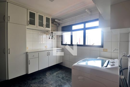 Área de Serviço de apartamento para alugar com 4 quartos, 245m² em Jardim, Santo André