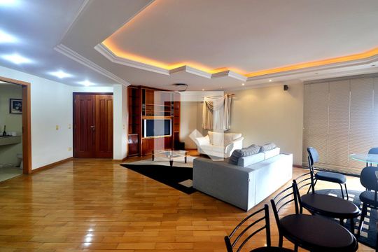 Sala de apartamento para alugar com 4 quartos, 245m² em Jardim, Santo André