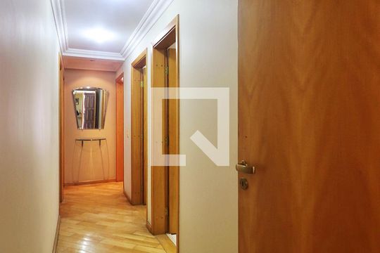 Corredor de apartamento para alugar com 4 quartos, 245m² em Jardim, Santo André