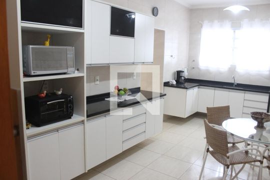 Cozinha de apartamento para alugar com 3 quartos, 200m² em Boa Vista, São Vicente