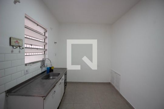 Cozinha de casa para alugar com 2 quartos, 100m² em Vila Rosaria, São Paulo