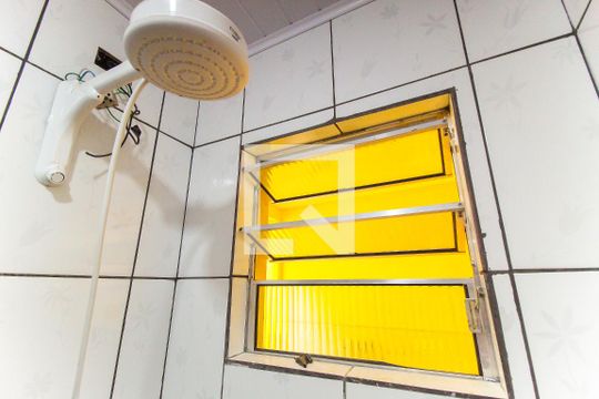 Banheiro de casa para alugar com 2 quartos, 50m² em Itaquera, São Paulo