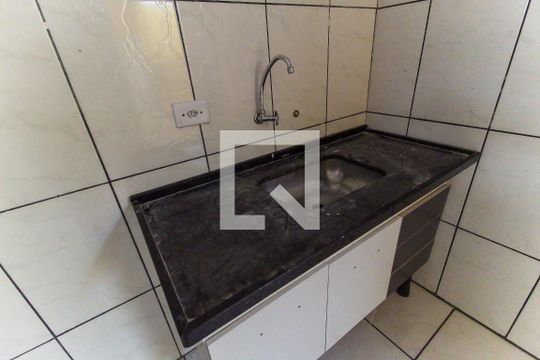 Cozinha de casa para alugar com 2 quartos, 50m² em Itaquera, São Paulo