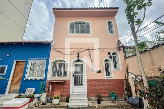 Fachada de casa para alugar com 2 quartos, 143m² em Vila Isabel, Rio de Janeiro