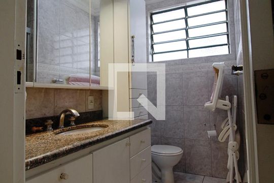 Banheiro da Suíte 1 de casa à venda com 4 quartos, 200m² em Jardim Taboão, São Paulo