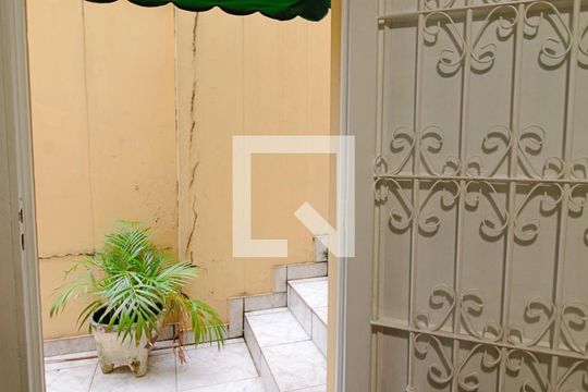 Área externa de casa à venda com 4 quartos, 200m² em Jardim Taboão, São Paulo
