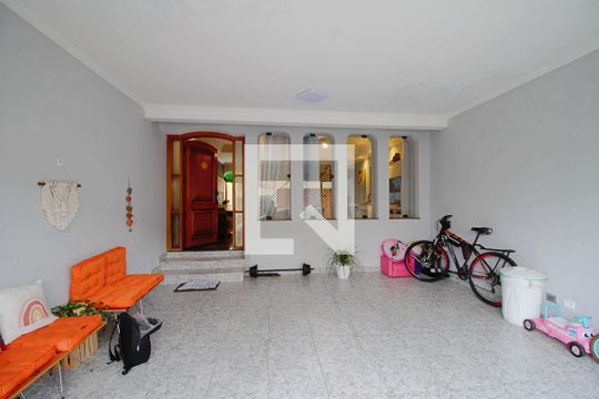 Garagem de casa à venda com 4 quartos, 200m² em Jardim Taboão, São Paulo