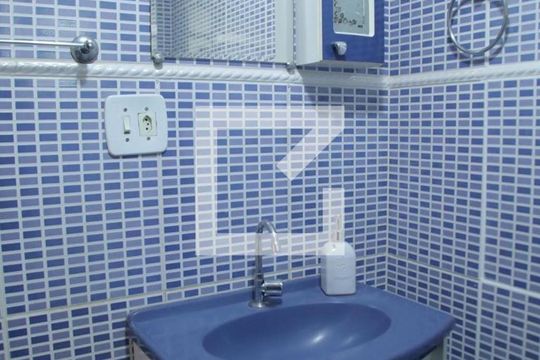 Banheiro de apartamento para alugar com 2 quartos, 50m² em São Pedro, Osasco