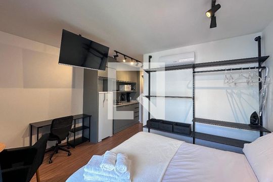 Quarto/Sala de kitnet/studio para alugar com 0 quarto, 25m² em Campo Belo, São Paulo