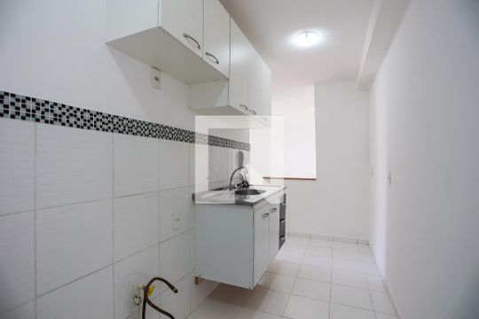 Cozinha de apartamento para alugar com 2 quartos, 55m² em Jardim Santa Izabel, Cotia