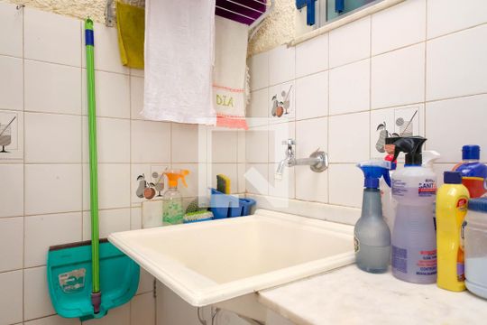 Área de Serviço de casa para alugar com 4 quartos, 255m² em Colégio Batista, Belo Horizonte