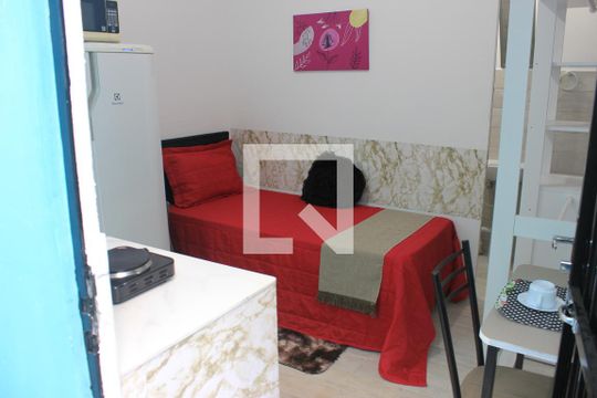 Quarto da kitnet de kitnet/studio para alugar com 1 quarto, 27m² em Jardim Santa Edwirges, Guarulhos