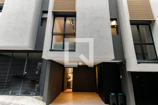 Garagem de casa de condomínio à venda com 2 quartos, 112m² em Real Parque, São Paulo
