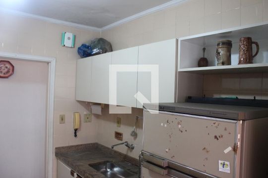 Cozinha de apartamento para alugar com 1 quarto, 70m² em Itararé, São Vicente