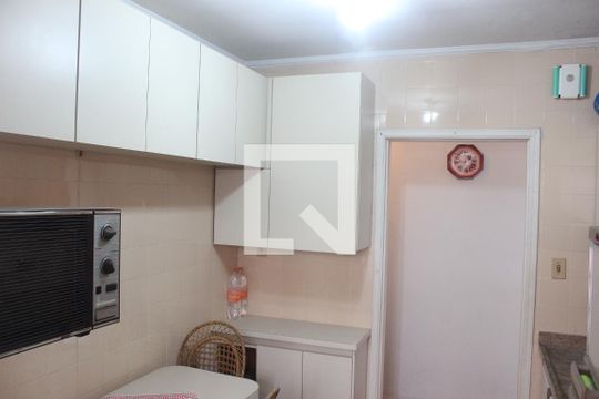 Cozinha de apartamento para alugar com 1 quarto, 70m² em Itararé, São Vicente