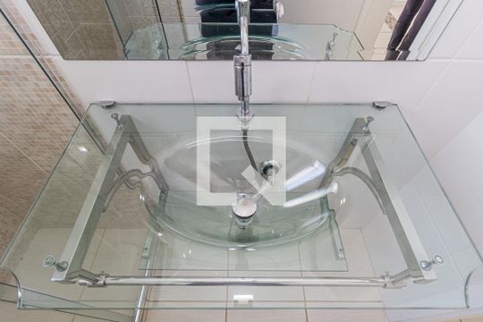 Banheiro de apartamento para alugar com 1 quarto, 47m² em Petrópolis, Porto Alegre