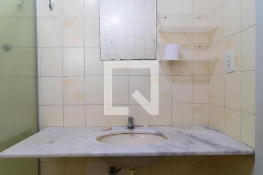 Banheiro de apartamento à venda com 1 quarto, 50m² em Bosque, Campinas