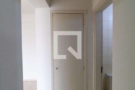 Corredor de apartamento à venda com 1 quarto, 50m² em Bosque, Campinas
