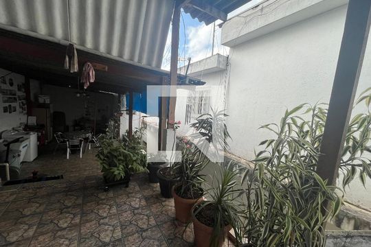 Garagem de casa à venda com 1 quarto, 170m² em Jardim Eliane, São Paulo