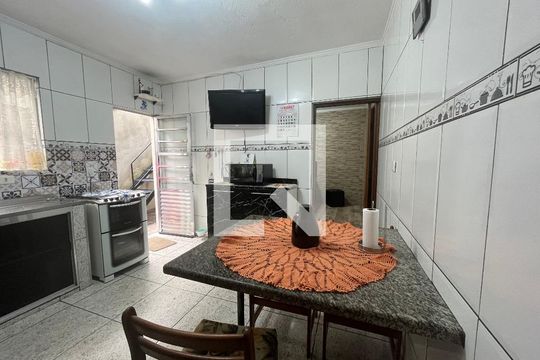 Cozinha de casa à venda com 1 quarto, 170m² em Jardim Eliane, São Paulo