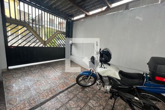 Garagem de casa à venda com 1 quarto, 170m² em Jardim Eliane, São Paulo