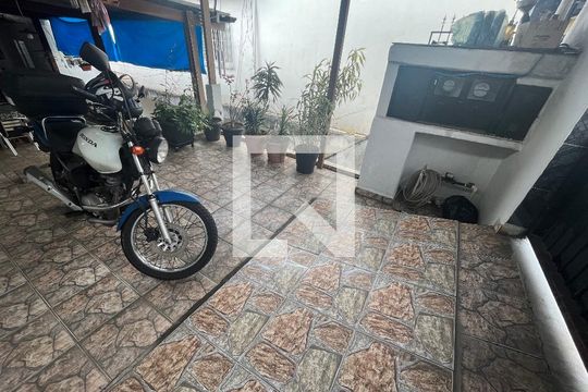 Garagem de casa à venda com 1 quarto, 170m² em Jardim Eliane, São Paulo
