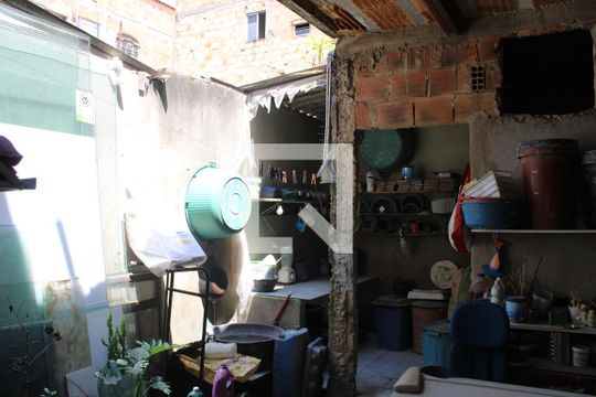 Area externa primeiro piso de casa à venda com 1 quarto, 100m² em Jardim Laguna, Contagem