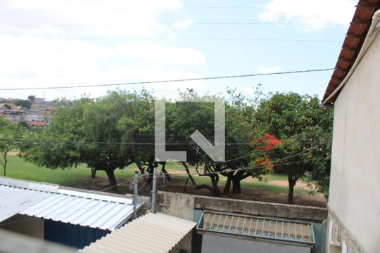 vista Quarto de casa à venda com 1 quarto, 100m² em Jardim Laguna, Contagem