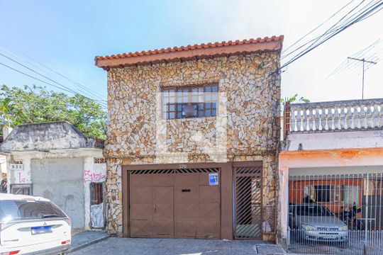 Fachada de casa para alugar com 2 quartos, 76m² em Jardim Angela Maria, Carapicuíba