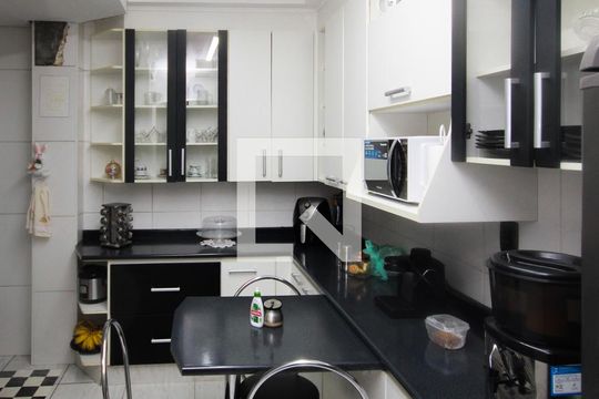 Cozinha e Área de Serviço de apartamento à venda com 2 quartos, 79m² em Liberdade, São Paulo