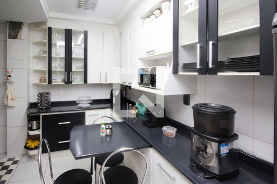 Cozinha e Área de Serviço de apartamento à venda com 2 quartos, 79m² em Liberdade, São Paulo