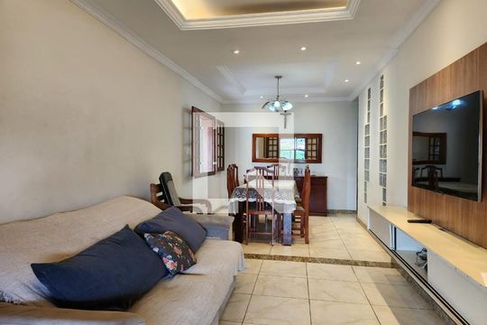 Sala de casa à venda com 5 quartos, 210m² em Sagrada Família, Belo Horizonte