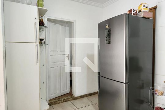 Cozinha de casa à venda com 5 quartos, 210m² em Sagrada Família, Belo Horizonte