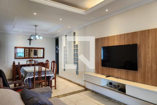 Sala de casa à venda com 5 quartos, 210m² em Sagrada Família, Belo Horizonte