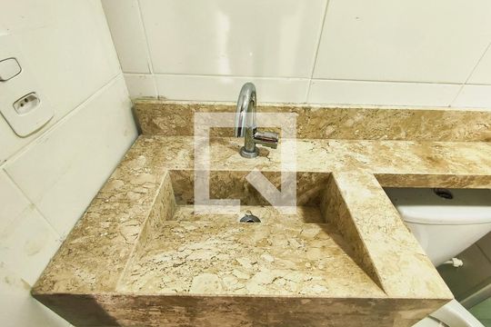 Banheiro - torneira de apartamento para alugar com 2 quartos, 56m² em Encantado, Rio de Janeiro