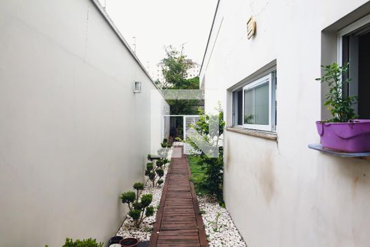 Quintal de casa à venda com 3 quartos, 384m² em Jardim, Santo André