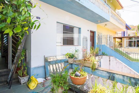 Quintal de casa para alugar com 3 quartos, 110m² em Jardim das Bandeiras, São Paulo