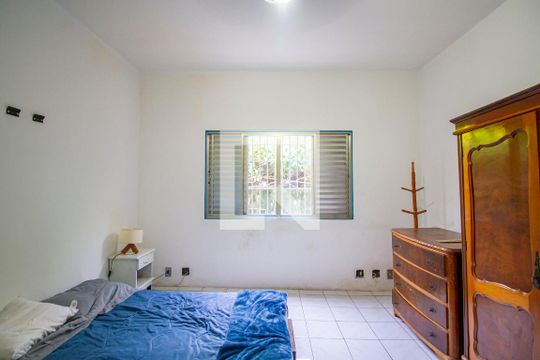 Quarto 1 de casa para alugar com 3 quartos, 140m² em Jardim das Bandeiras, São Paulo