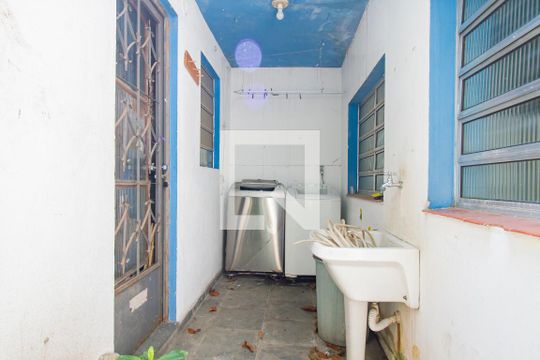 Área de Serviço de casa para alugar com 3 quartos, 110m² em Jardim das Bandeiras, São Paulo