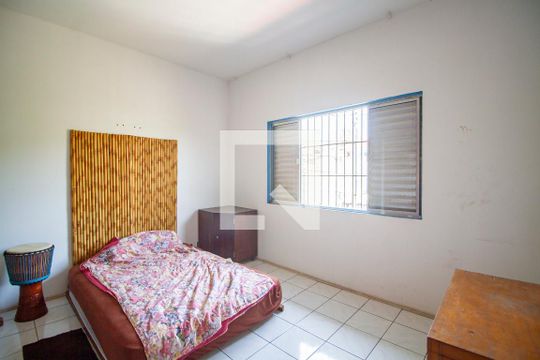Quarto 2 de casa para alugar com 3 quartos, 140m² em Jardim das Bandeiras, São Paulo